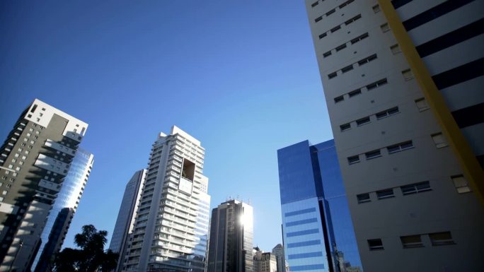 蓝天建筑