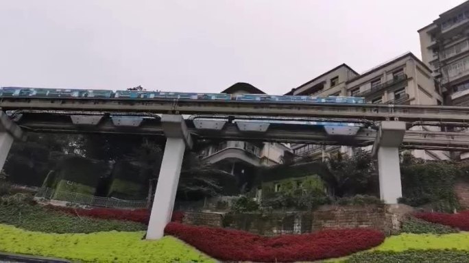 重庆轻轨穿楼景观-李子坝