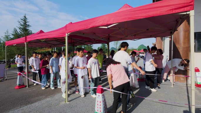 4k全国高考  高考考生进场出场实拍