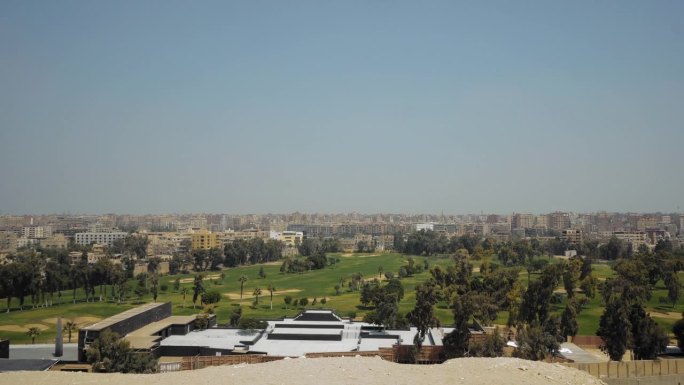 从吉萨俯瞰埃及开罗全景