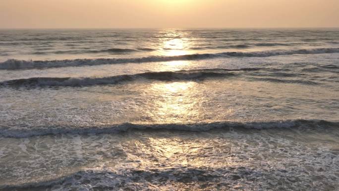 夕阳下的海滩