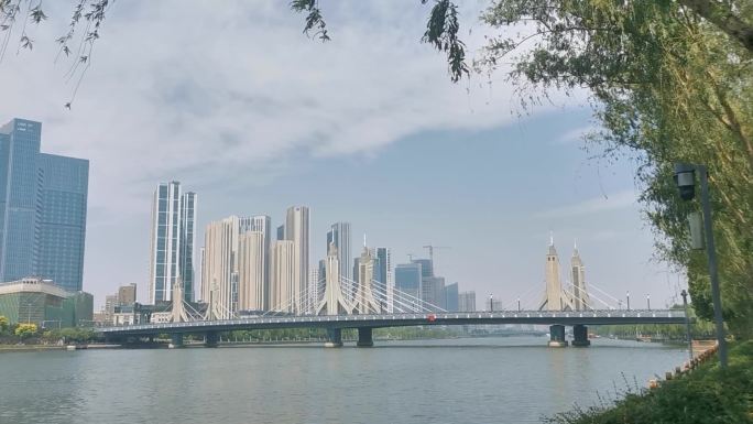 现代化城市水岸风光
