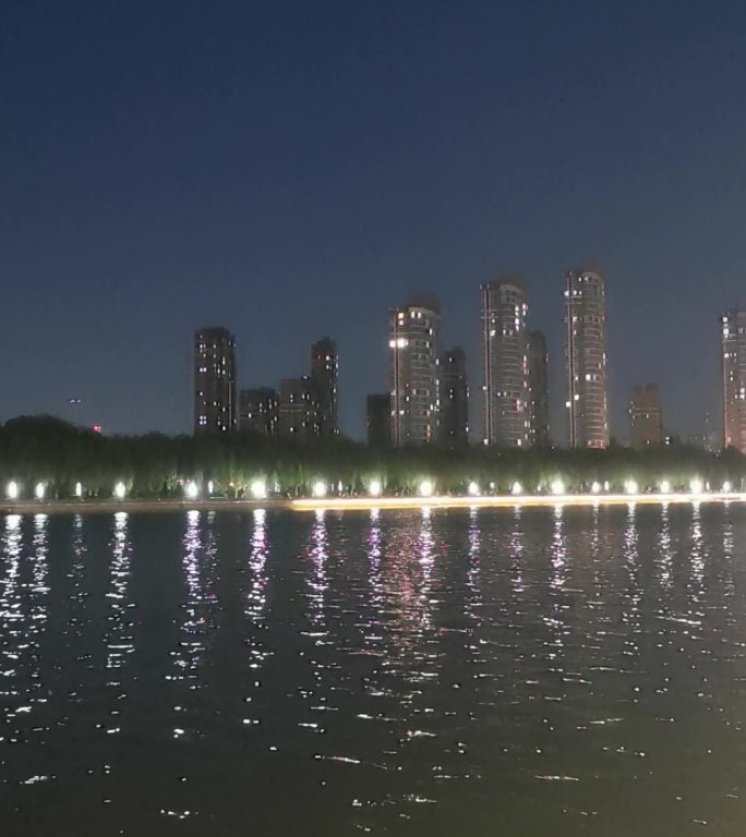 璀璨夜景城市天际线