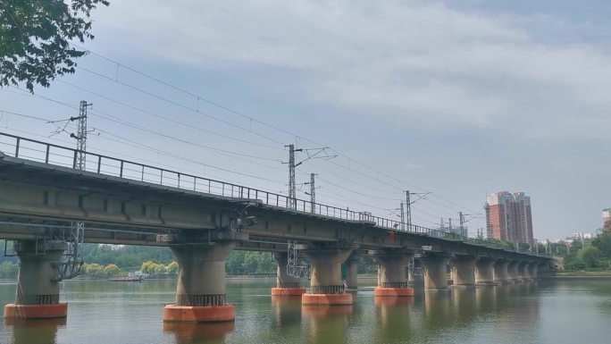 城市铁路桥梁风光