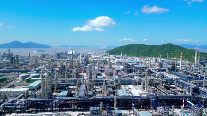 【4K】现代化石油化工厂全景