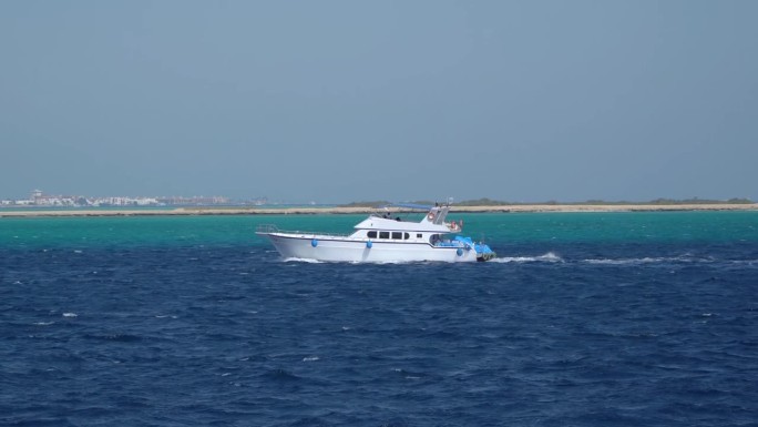 埃及赫尔格达红海的豪华游艇。假期，假期概念