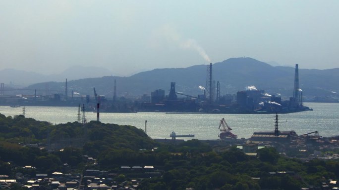 从塔顶俯瞰山口县下关市的市容