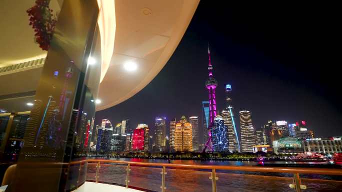 上海黄浦江邮轮游艇夜景 建筑群景观