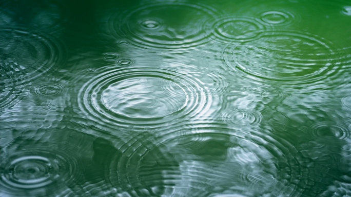 雨水面雨滴水面涟漪小雨雨天阴天下雨