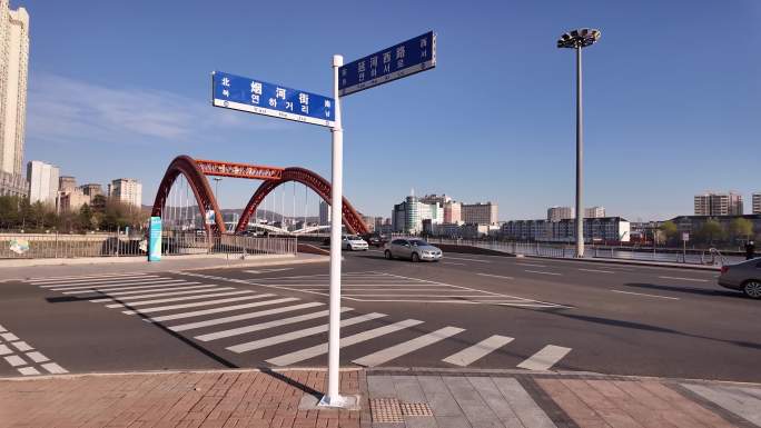 城市立交桥路口交通