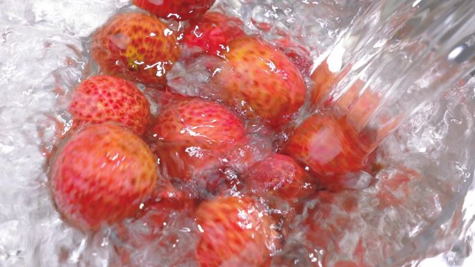 荔枝落水 剥壳荔枝 新鲜果肉