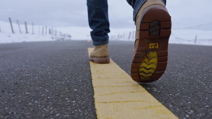 笔直公路徒步旅行