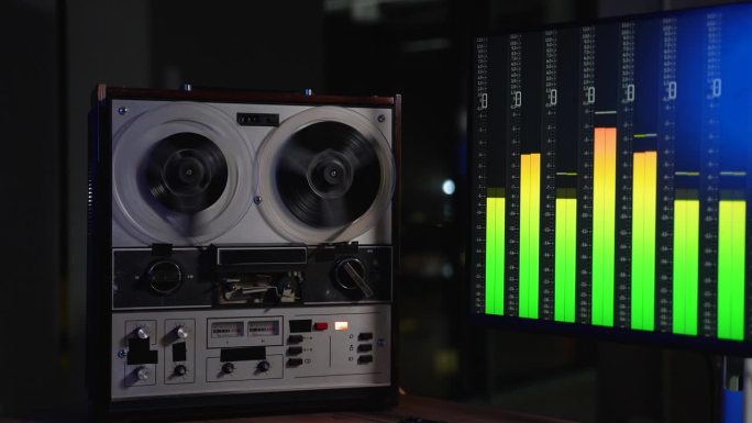 偷听谈话的特殊设备，卷式磁带录音机，情报和间谍活动