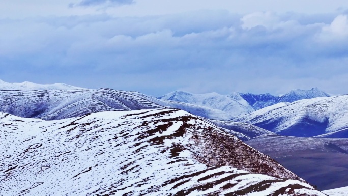航拍川西高原雪山山脉