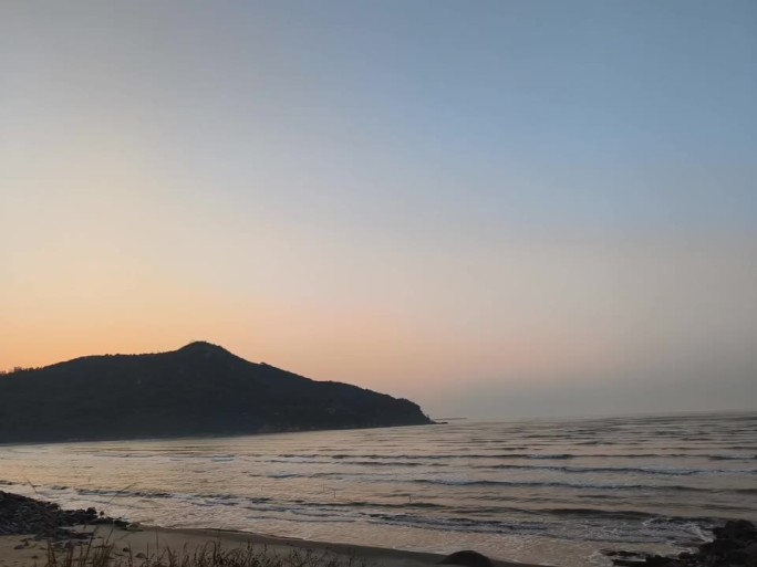海边日出山景