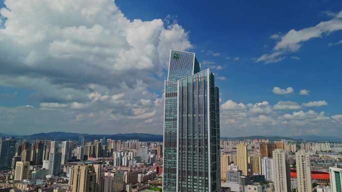云南省昆明市昆明恒隆广场航拍空镜