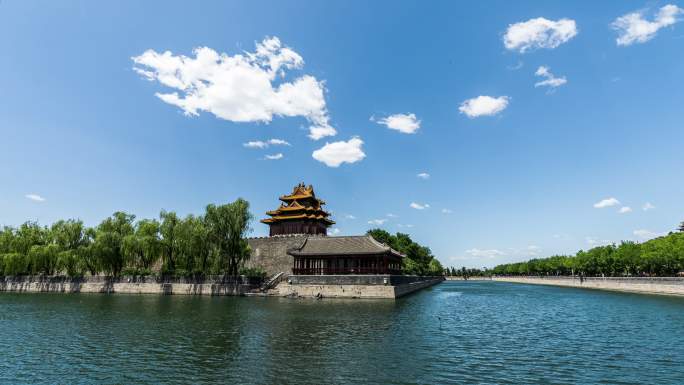 故宫角楼水面倒影白云延时古建风光