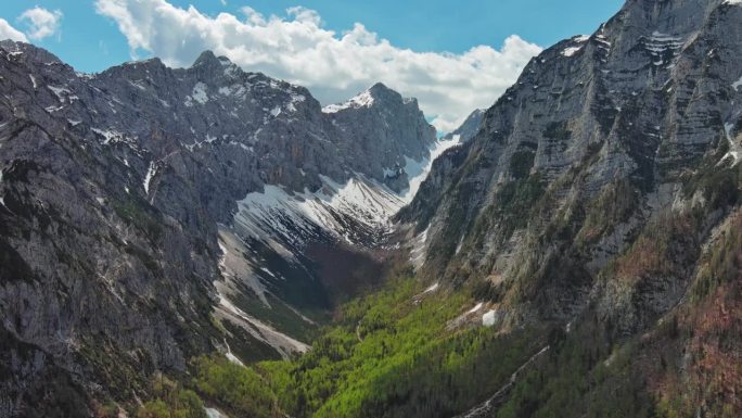 阿普尔斯山峰鸟瞰图