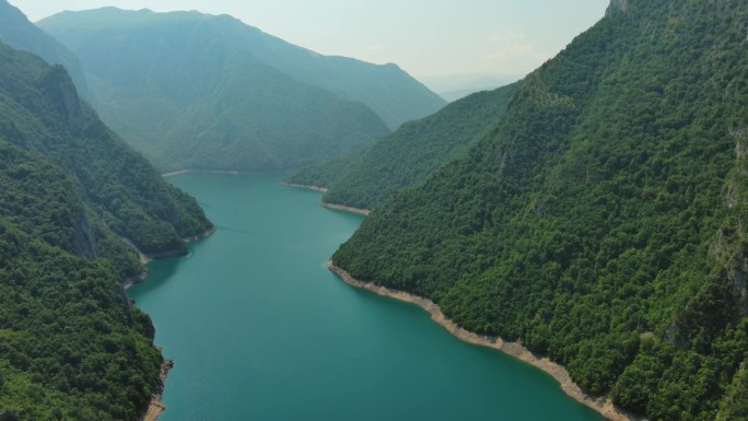 皮瓦河峡谷空中黑山