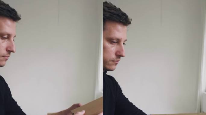 设计师的工作，开发盒子的设计。在一家设计工作室的办公室里，设计师为纸箱构思品牌形象。设计师正在进行纸