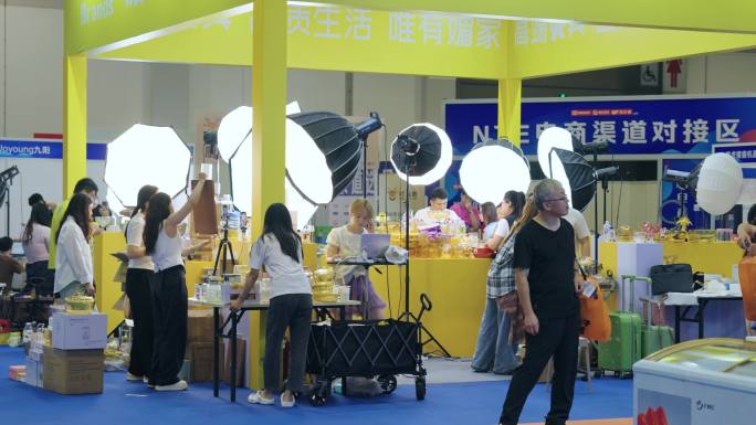 网红直播电商户外展会直播