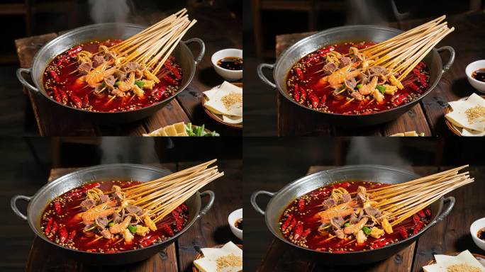 重庆麻辣火锅串串香沸腾特色美食特写