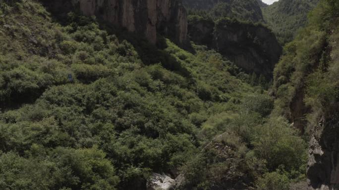 山间峭壁流水潺潺 甘肃定西 陇西航拍