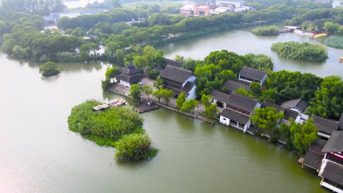 探索中国江苏省常熟市沙家浜风景区的古代建筑。