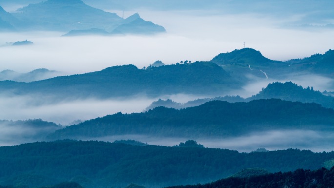 云雾缭绕的山峦叠嶂延时山间云海壮丽风光