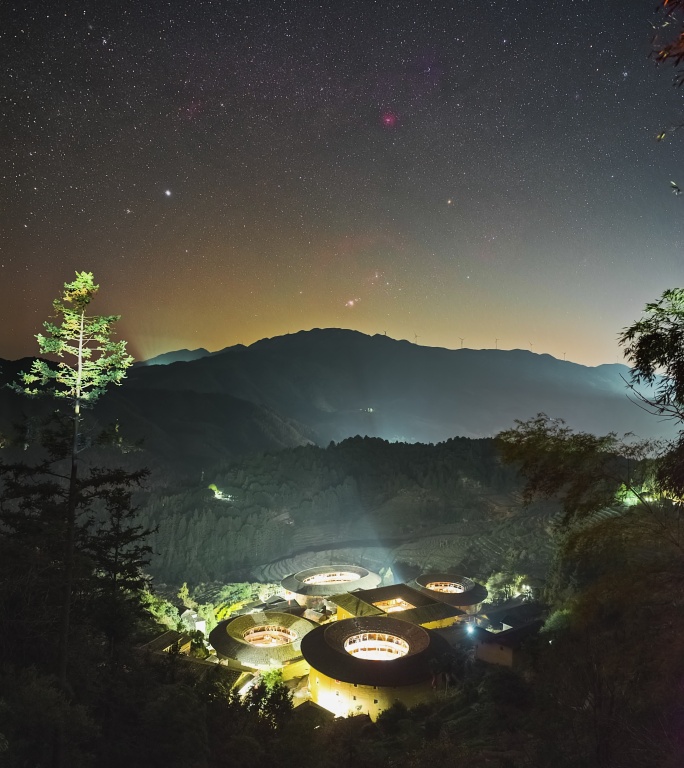漳州田螺坑土楼群梦幻冬季星空延时实拍