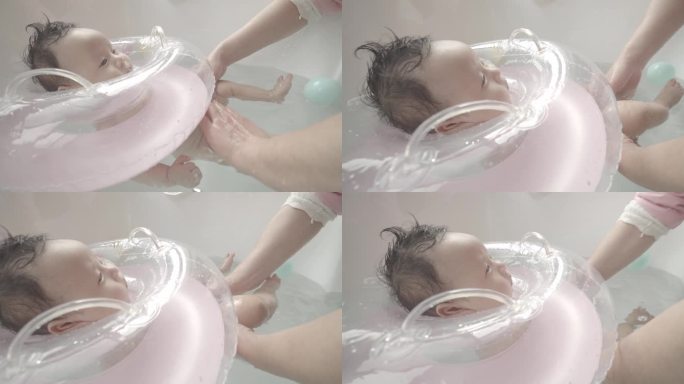 婴儿洗澡