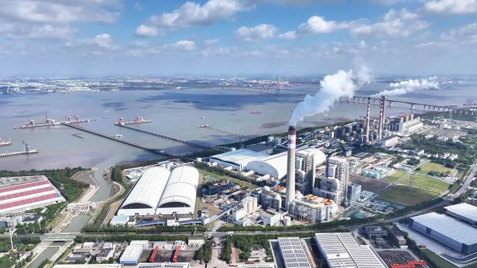 长江下游沿岸港口工业区城市风光航拍