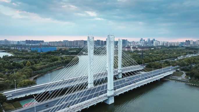 现代化城市桥梁风光