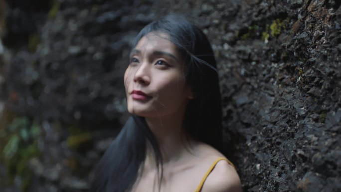 看石 观景 东方女性
