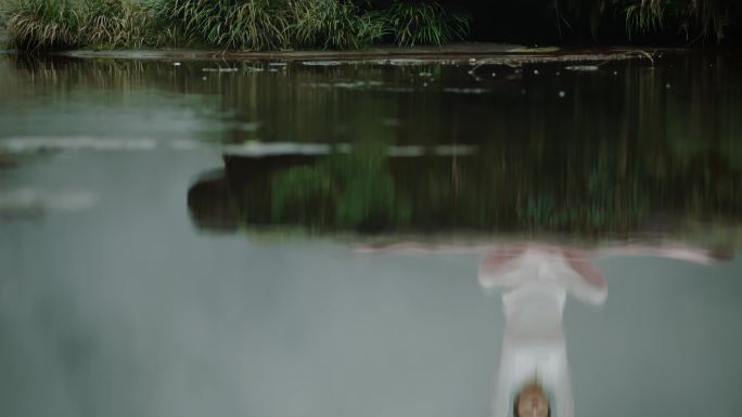 静谧山水间的身心疗愈  森林氧吧户外瑜伽