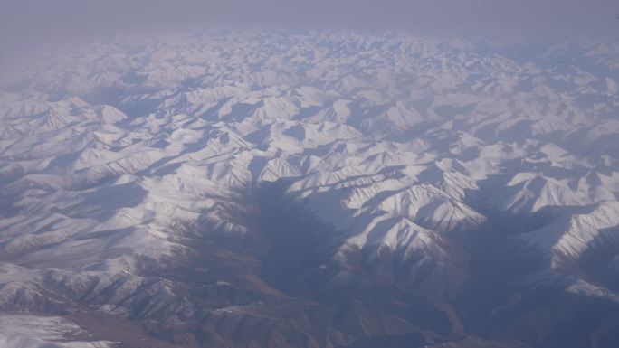 雪山山脉航拍景观