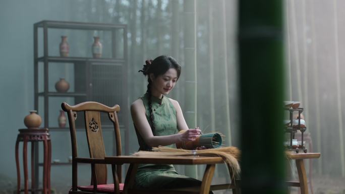 竹编工艺下的东方女性 竹编竹艺 瓷胎竹编