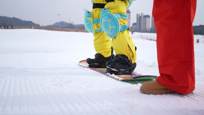 雪地亲子滑雪初体验