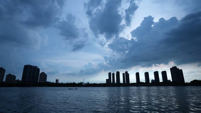 暴风雨来临前的城市1