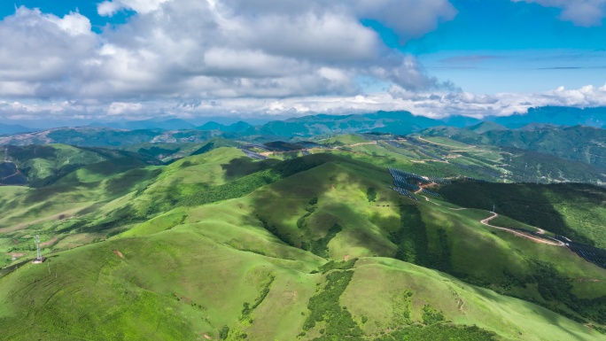 大凉山风光广袤大地绿色山川阳光大地延时