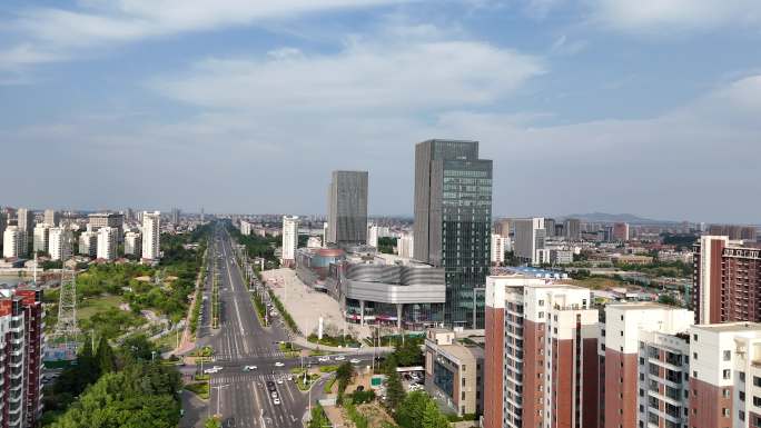 晴朗天空城市街景航拍