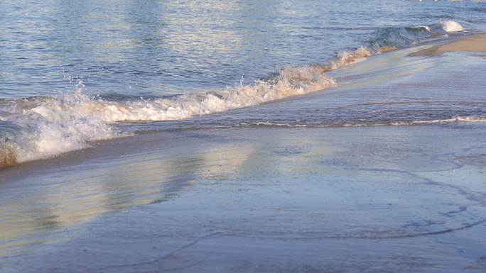 【4k】阳光下的海浪 沙滩 泳池
