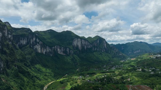 绿色山谷自然风光