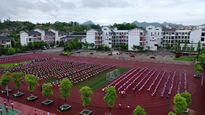 集合升旗唱国歌留守儿童队列未来
