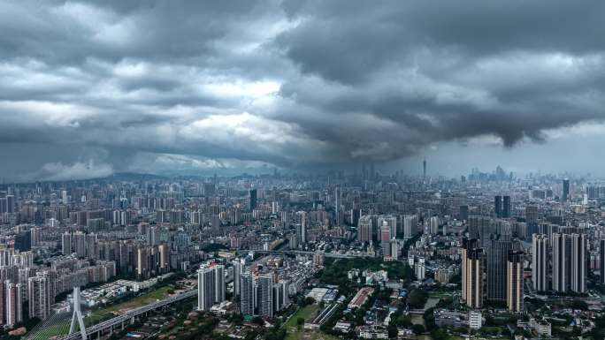 广州大范围台风乌云暴雨天气3