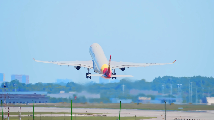 飞机起飞 首都航空