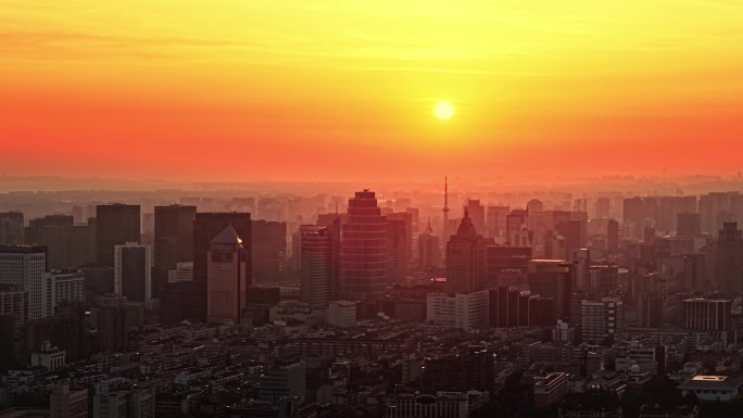城市清晨日出