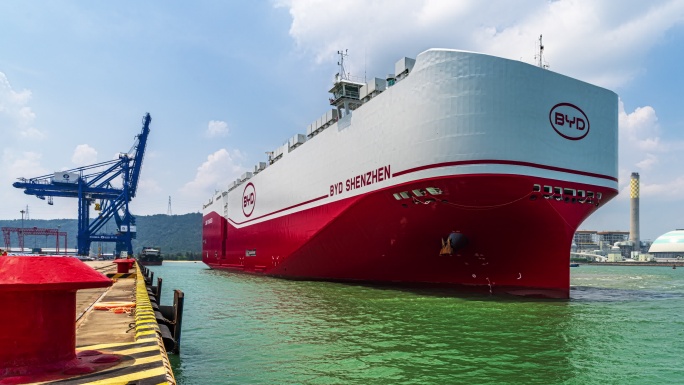 深汕合作区小漠国际物流港比亚迪深圳号靠岸