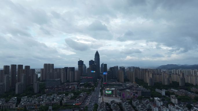 暴风雨来临前的城市上空乌云翻滚2