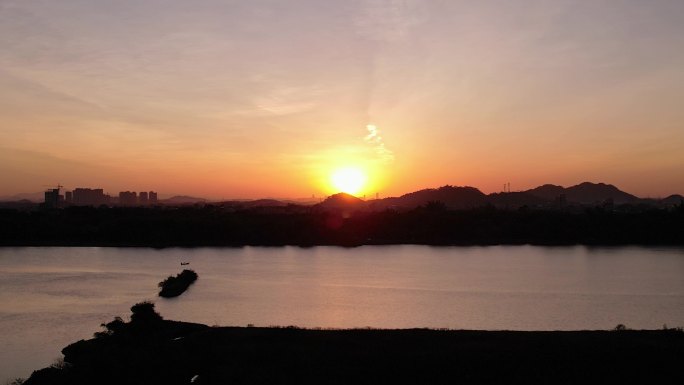 湖面日出唯美风光城市远景湖光山色